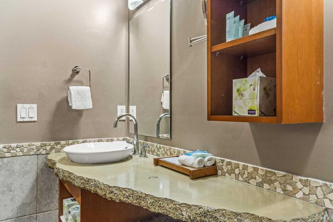 402 - 191 Kananaskis Way, Condo with 3 bedrooms, 3 bathrooms and 1 parking in Canmore AB | Image 31