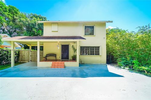927 Sw 15th Ave, Miami, FL, 33135-5208 | Card Image