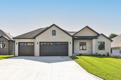 2016 N Silver Charm Ave, Springfield, MO, 65802-6077 | Card Image