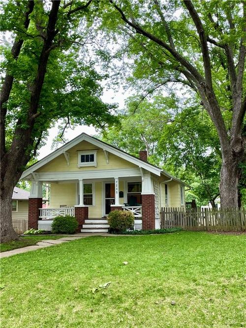 7235 Main St, Kansas City, MO, 64114-1407 | Card Image