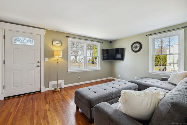11 Fern St, House other with 4 bedrooms, 2 bathrooms and null parking in Windsor Locks CT | Image 12