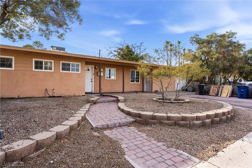 1001 Silver Lake Dr, Las Vegas, NV, 89108-1066 | Card Image