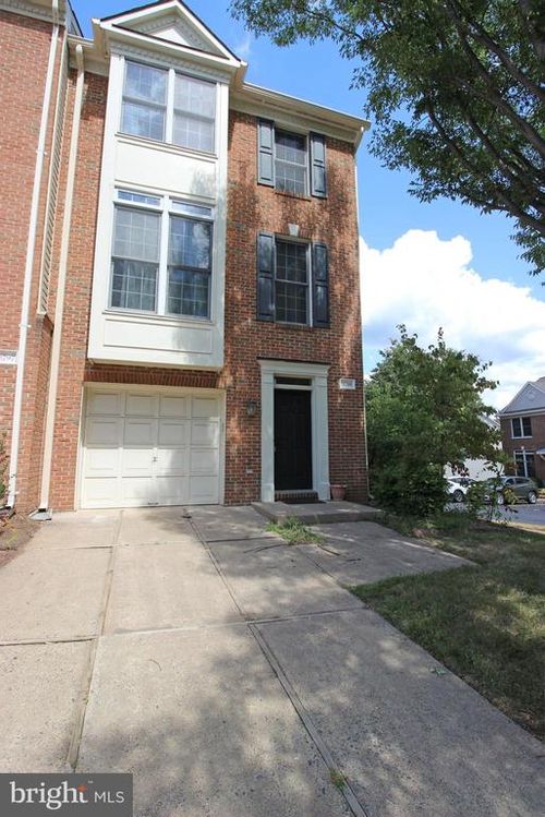11799 Valley Ridge Cir, FAIRFAX, VA, 22033-2749 | Card Image