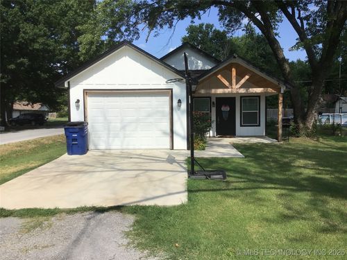 409 N Vann St, Pryor, OK, 74361-2429 | Card Image