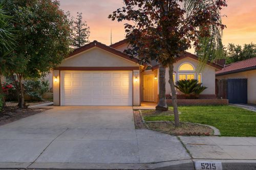 5215 W Fremont Avenue, Fresno, CA, 93722 | Card Image
