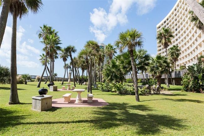 UNIT-1103 - 1401 E Beach Dr, Condo with 2 bedrooms, 2 bathrooms and null parking in Galveston TX | Image 29