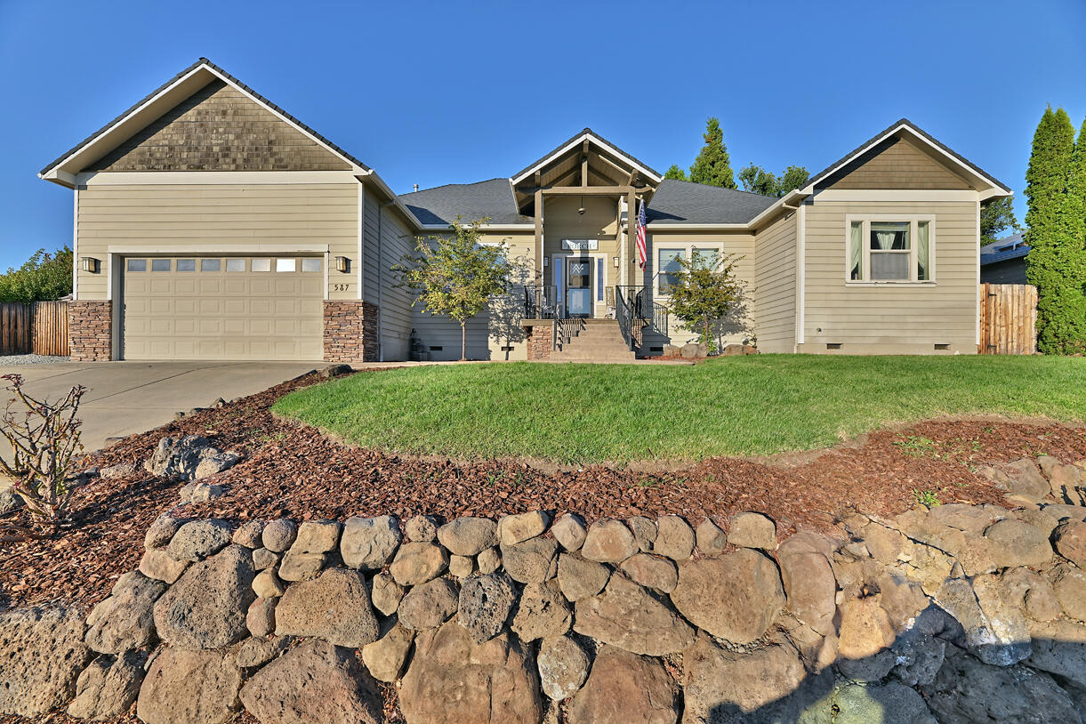 Old Waverly Way, Eagle Point, OR 97524