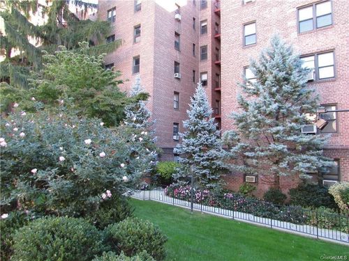 p-142 Garth Rd, Scarsdale, NY, 10583-3755 | Card Image