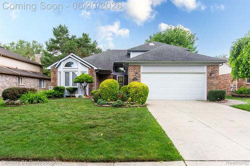 6241 Smithfield Dr, Troy, MI, 48085-1083 | Card Image