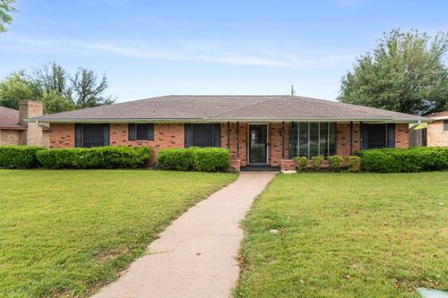 112 Charles St, Desoto, TX, 75115-3926 | Card Image