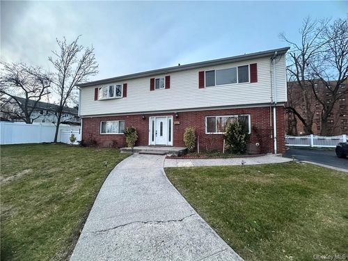 545 Pelham Rd, New Rochelle, NY, 10805-1605 | Card Image