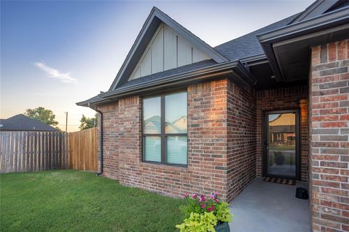 2800 Landrun St, Weatherford, OK, 73096-3086 | Card Image