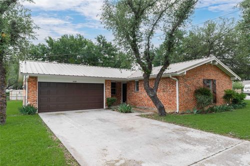 1608 Oakland Ter, Brownwood, TX, 76801-7336 | Card Image