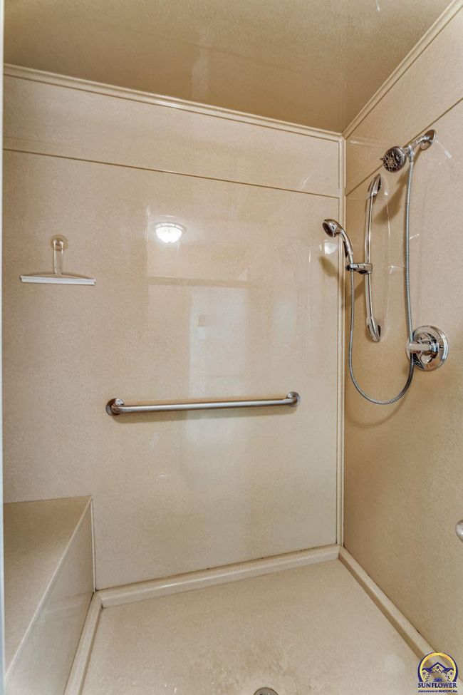 13 Sw Pepper Tree Ln, Townhouse with 4 bedrooms, 4 bathrooms and null parking in Topeka KS | Image 30