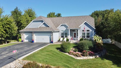 933 E Meadow Cir, Edgerton, WI, 53534-4500 | Card Image