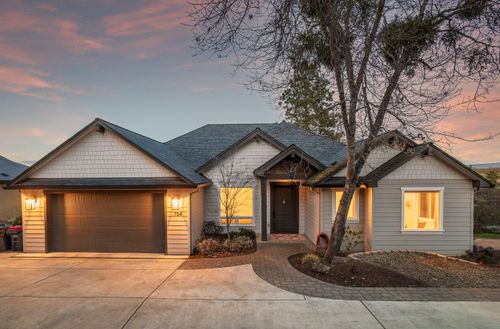 754 E California Street, Jacksonville, OR, 97530 | Card Image