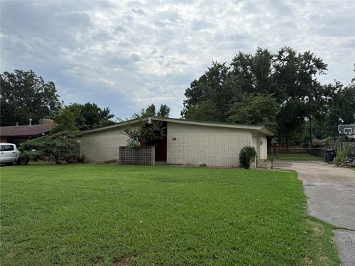 1928 55th Pl, Tulsa, OK, 74105-8827 | Card Image