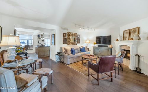 19-5101 N Casa Blanca Dr, Scottsdale, AZ, 85253-6979 | Card Image