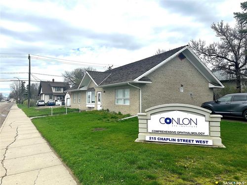 215 Chaplin St W, Swift Current, SK, S9H0E8 | Card Image