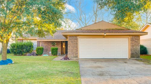 700 N Plantation Dr, Angleton, TX, 77515-3326 | Card Image
