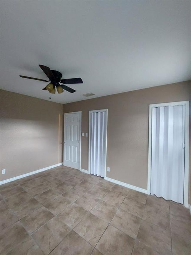 1707 W 7 Th St, Home with 3 bedrooms, 1 bathrooms and null parking in Freeport TX | Image 8