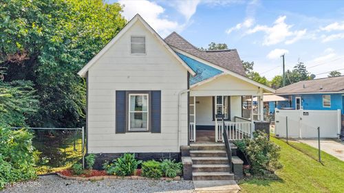 2024 Lawson Ave, Knoxville, TN, 37917-4617 | Card Image