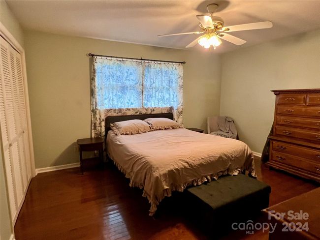 Primary bedroom | Image 10