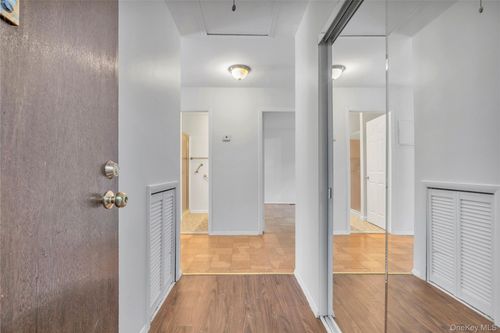 apt-d-51 Jefferson Oval, Yorktown Heights, NY, 10598-1366 | Card Image