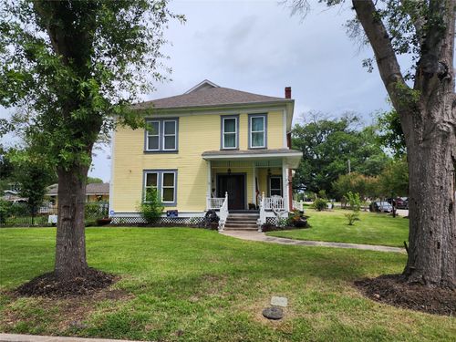 1017 Water St, Navasota, TX, 77868-3172 | Card Image