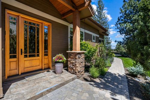 343 Sw Mt Washington Dr, Bend, OR, 97702-9020 | Card Image
