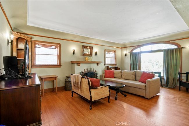 904 N Olive St, House other with 3 bedrooms, 2 bathrooms and null parking in Santa Ana CA | Image 5