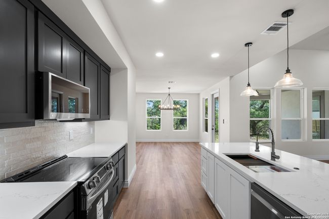 860 Rayner Ranch Blvd, House other with 4 bedrooms, 3 bathrooms and null parking in Spring Branch TX | Image 10