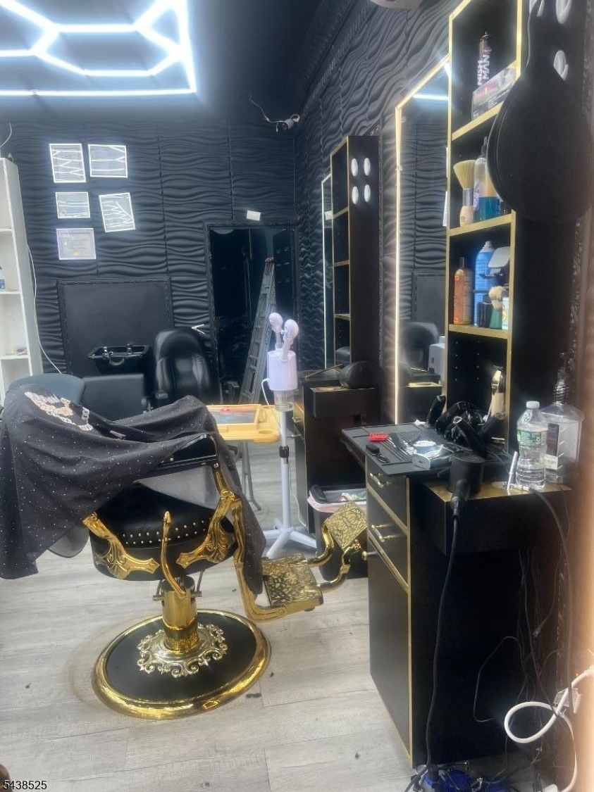 Commercial Sale in Paterson City 5