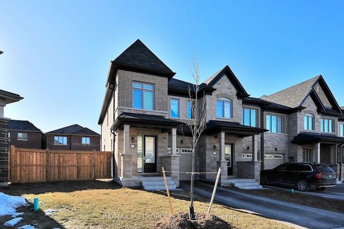 61 Seedling Cres, Stouffville, ON, L4A4V5 | Card Image