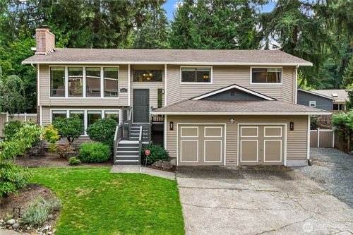 16915 Ne 98th Ct, Redmond, WA, 98052-3155 | Card Image