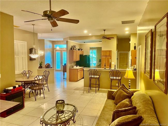 Open Floor Plan | Image 6