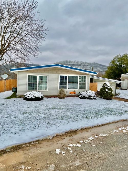 415 Ack Ferri, New Martinsville, WV, 26155 | Card Image