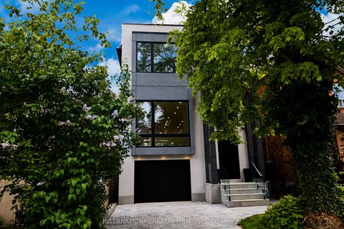 19 Ivy Ave, Toronto, ON, M4L2H6 | Card Image