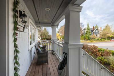 3696 W 2nd Ave, House other with 5 bedrooms, 3 bathrooms and 1 parking in Vancouver BC | Image 3