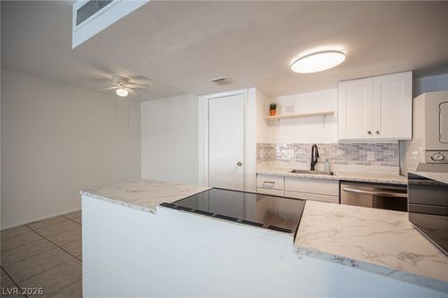 3-1428 Lorilyn Ave, Las Vegas, NV, 89119-6377 | Card Image