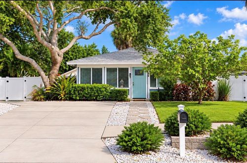 614 Lyndhurst St, Dunedin, FL, 34698-7770 | Card Image