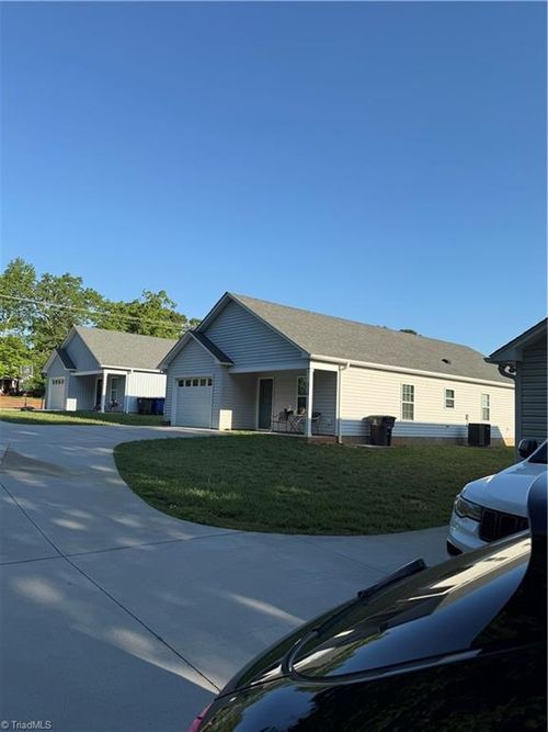 316 Solitude Lane, Winston Salem, NC, 27104 | Card Image
