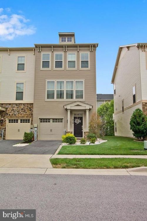 214 Tanner Ln, GLEN BURNIE, MD, 21060-7690 | Card Image