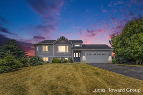 3475 Lone Oak Ln, Dorr, MI, 49323-8027 | Card Image