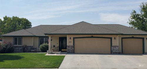 655 Nw 15th St, Ontario, OR, 97914-2068 | Card Image