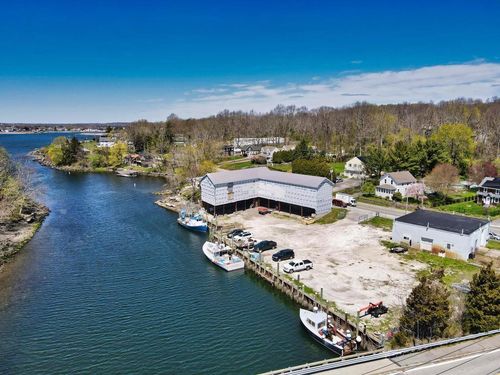2139 Main Rd, Tiverton, RI, 02878-4607 | Card Image
