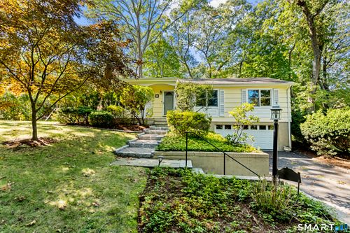 6 Vanderbilt Ave, Norwalk, CT, 06854-3833 | Card Image
