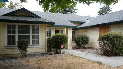 8011 Eagle Peak Way, Antelope, CA, 95843-5354 | Card Image