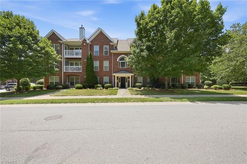 301-130 Shallowford Reserve Dr, Lewisville, NC, 27023-3025 | Card Image