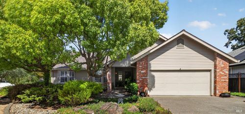 318 Miramonte Pl, Santa Rosa, CA, 95409-6433 | Card Image